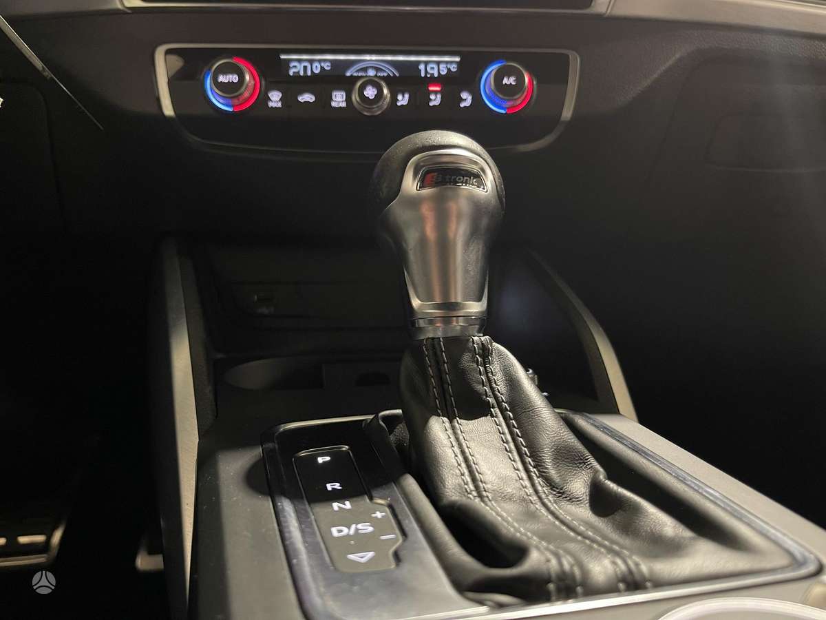 Audi Q2, 1.4 l., off-road / crossover