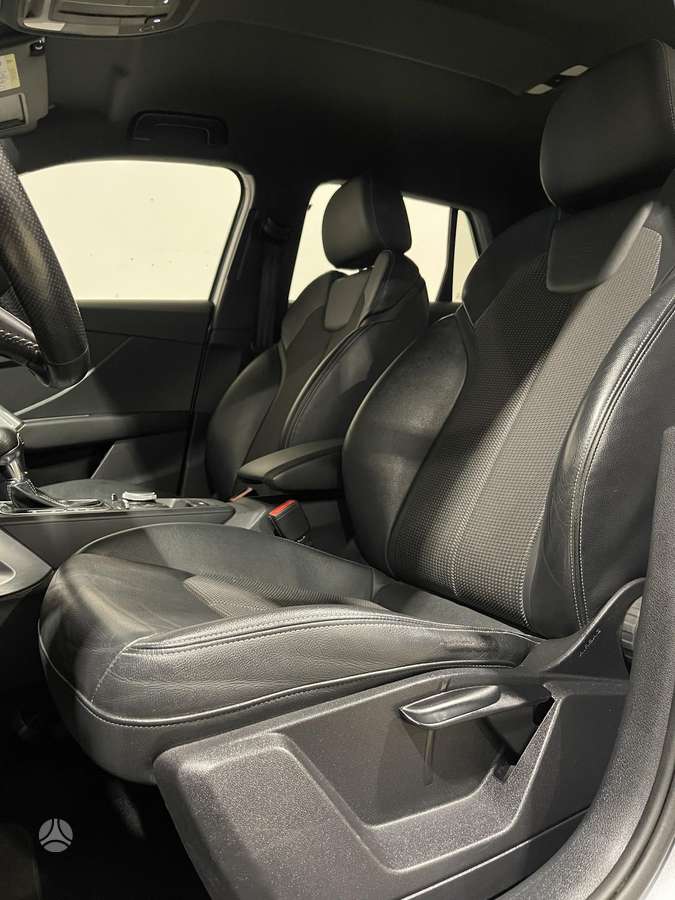 Audi Q2, 1.4 l., Внедорожник / Кроссовер