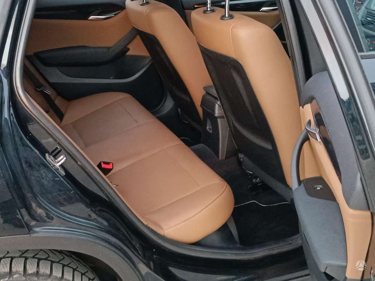 BMW X1, mpv / minivan