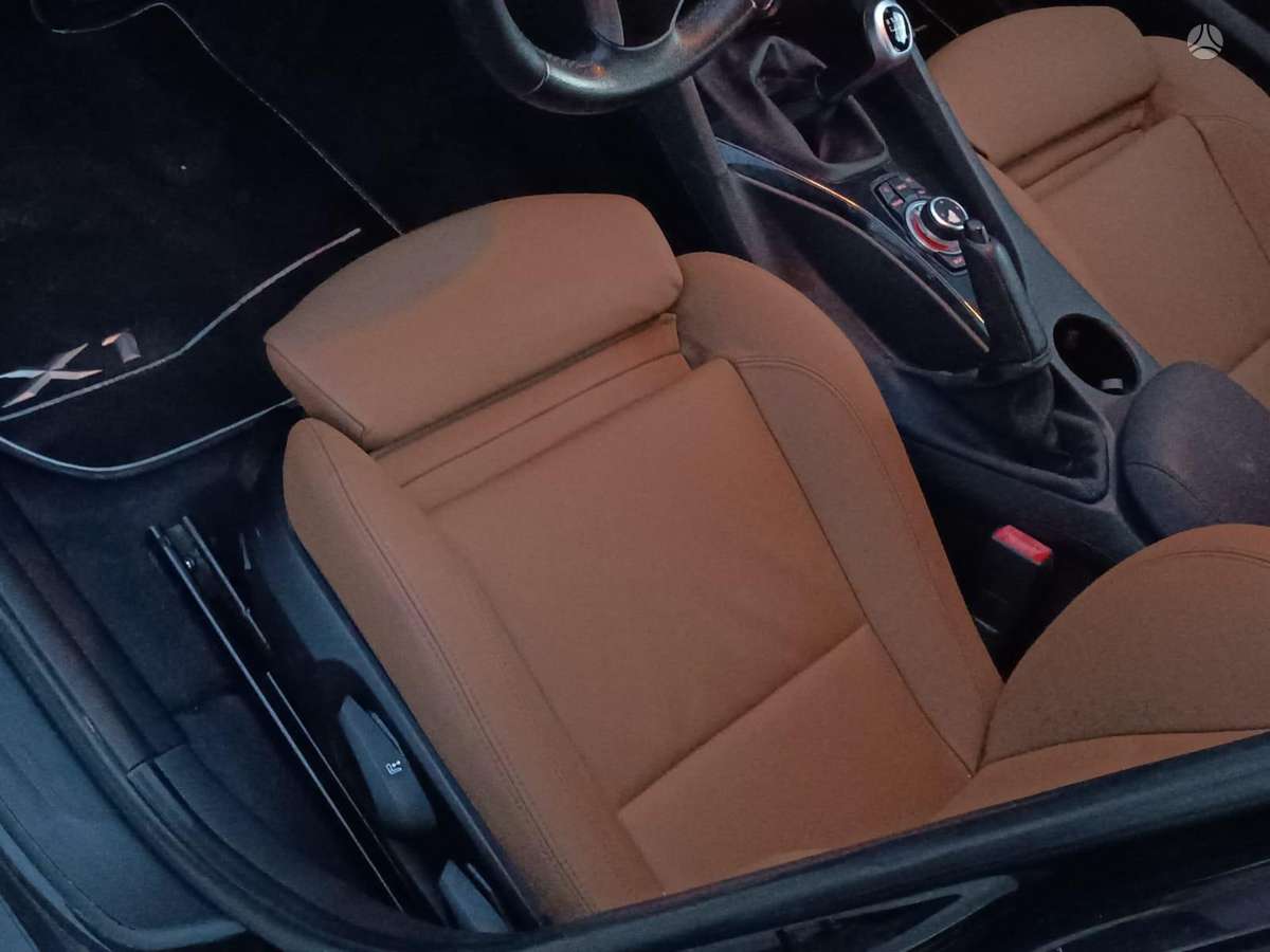 BMW X1, mpv / minivan