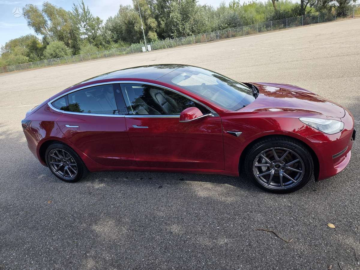 Tesla Model 3, 81 кВт·ч, Хэтчбек