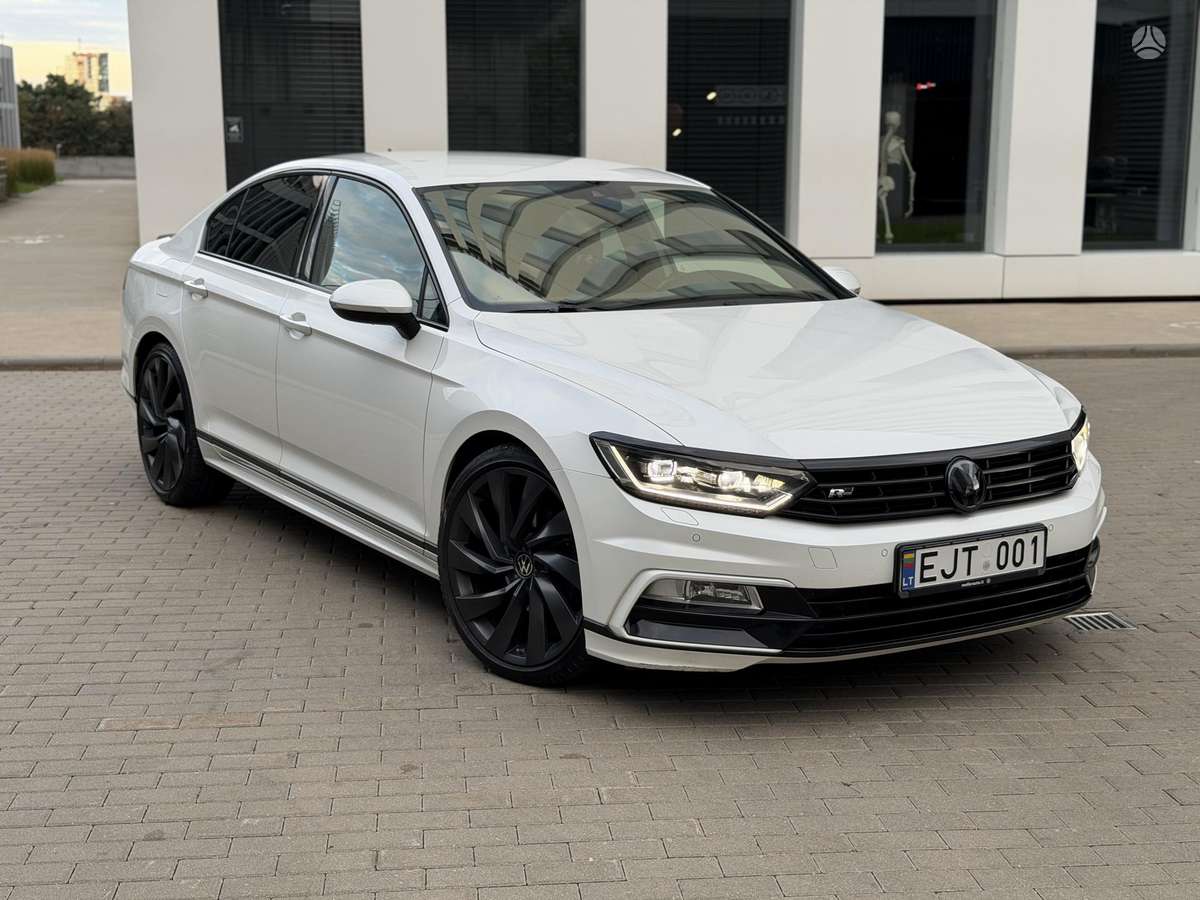 Volkswagen Passat - 1