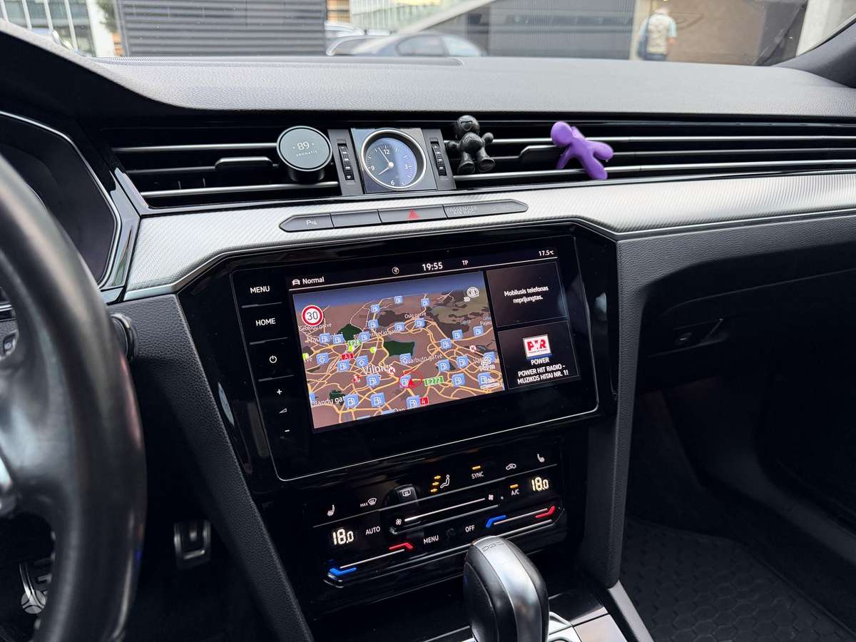Volkswagen Passat - 12