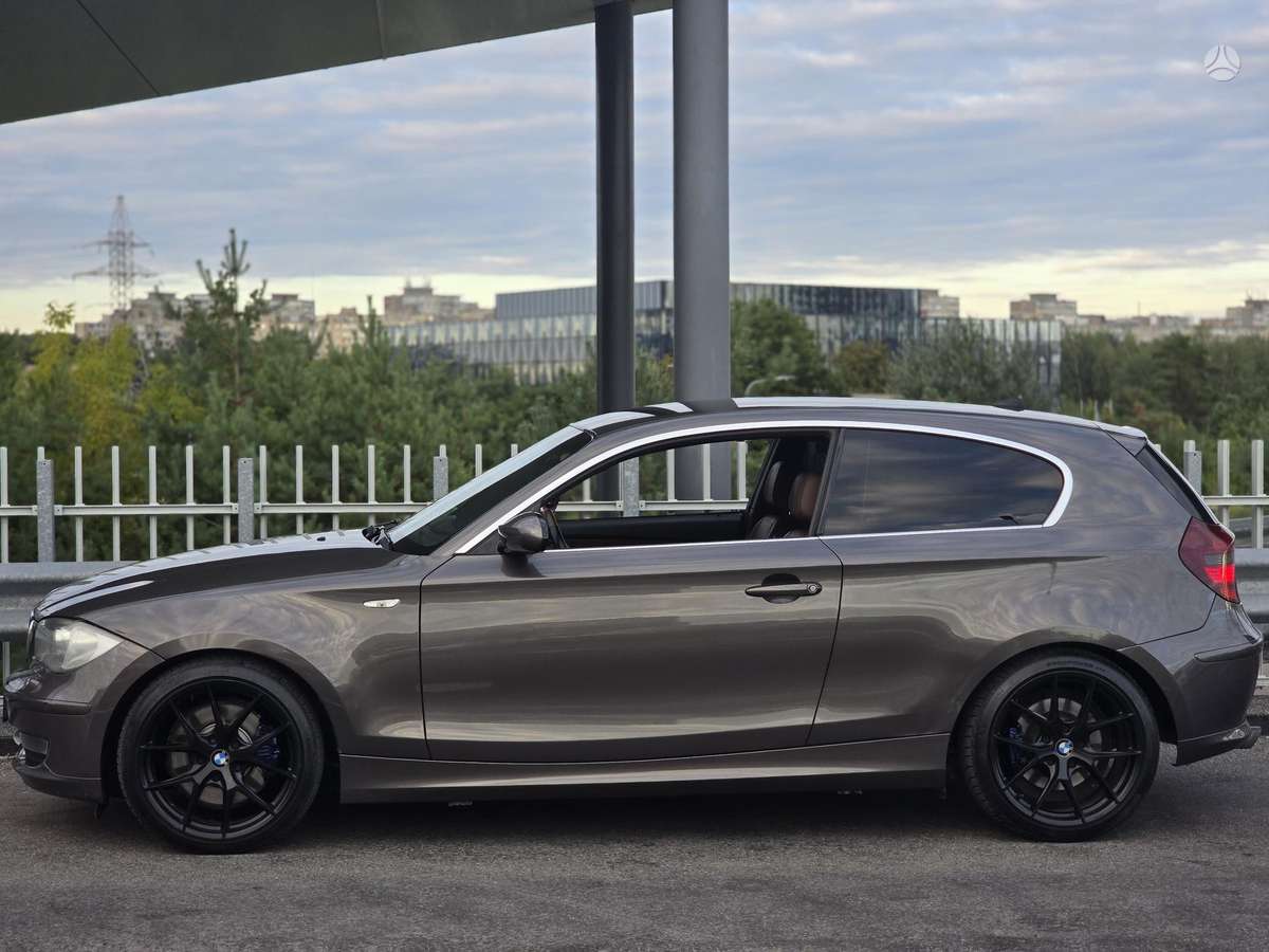 BMW 123, 2.0 l., hatchback