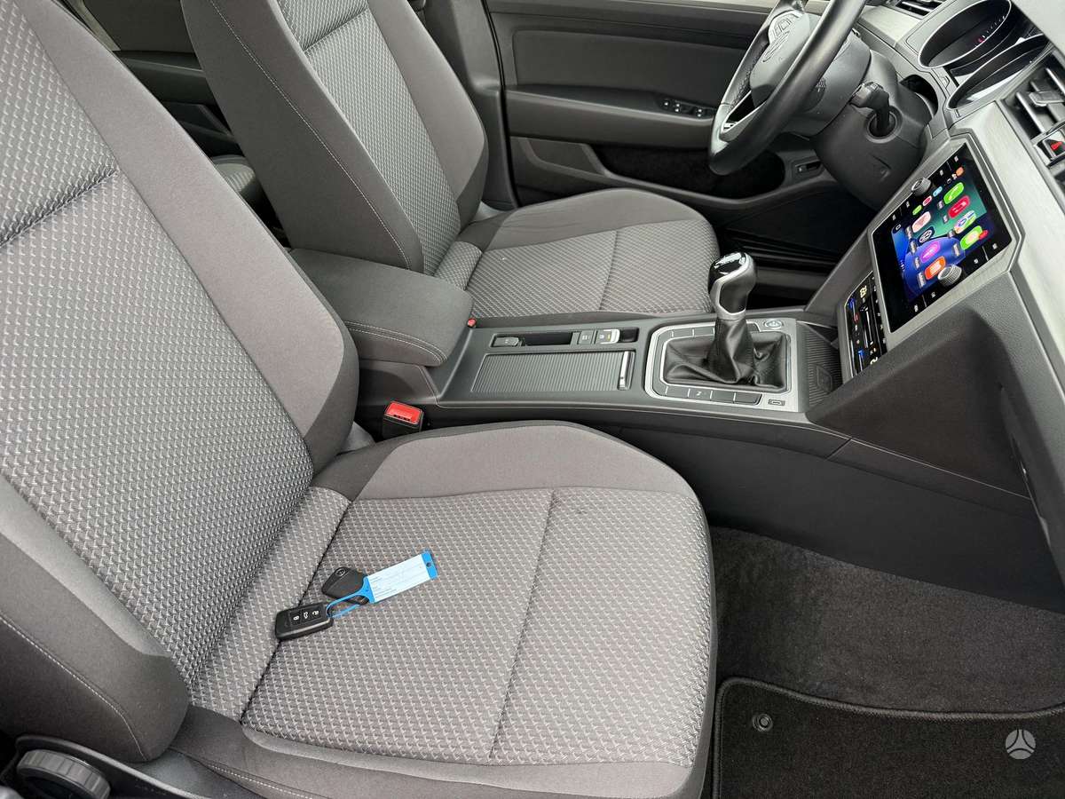 Volkswagen Passat - 10
