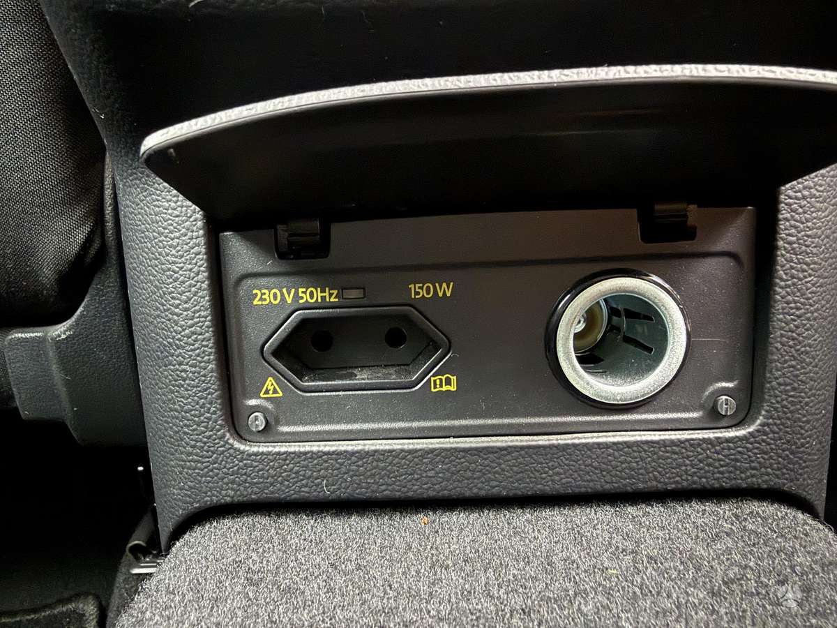 Volkswagen Passat - 12