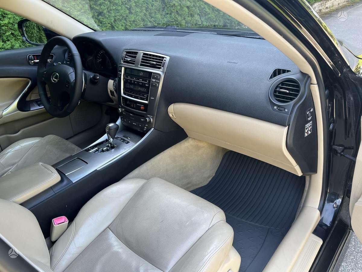 Lexus IS 250, 2.5 l., Седан