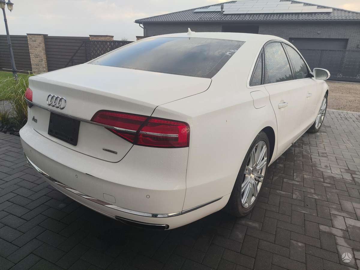 Audi A8, 3.0 l., Седан