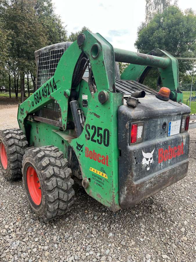 Bobcat S250, mini krautuvai