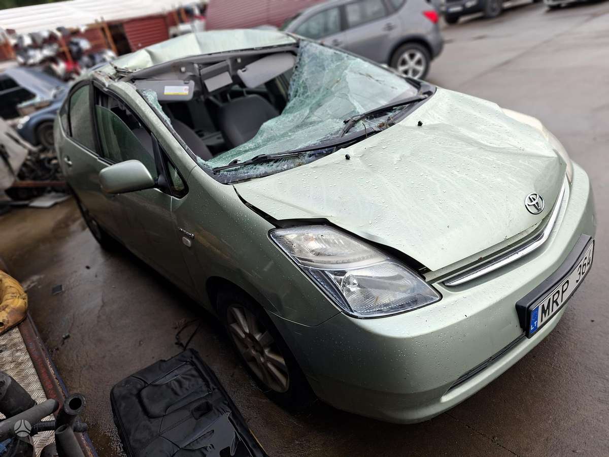 Toyota Prius rezerves daļās