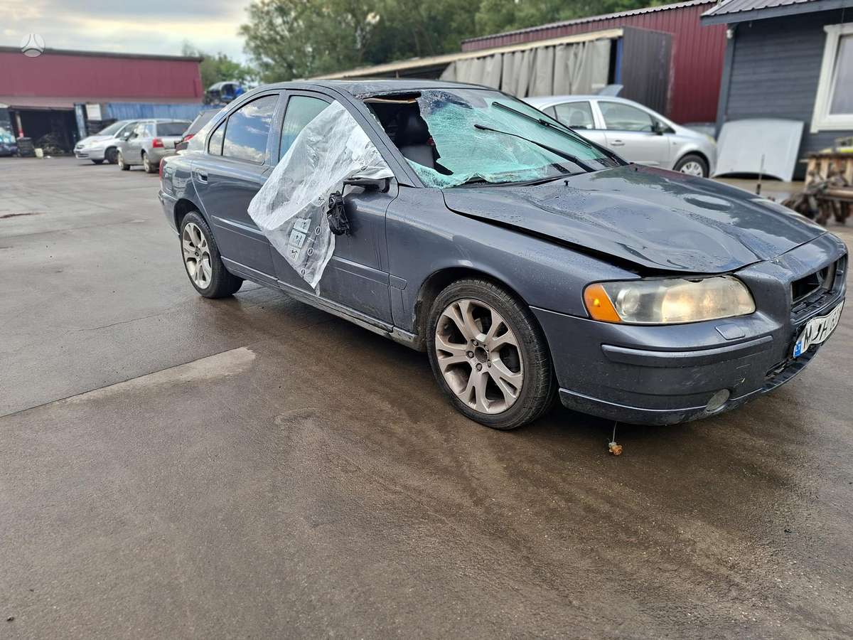 Volvo S60 dalimis