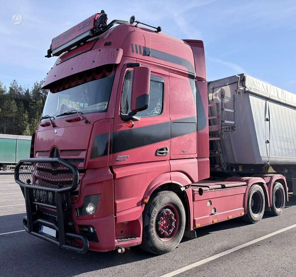 Mercedes-Benz Actros 2651 6x2, double sleeper