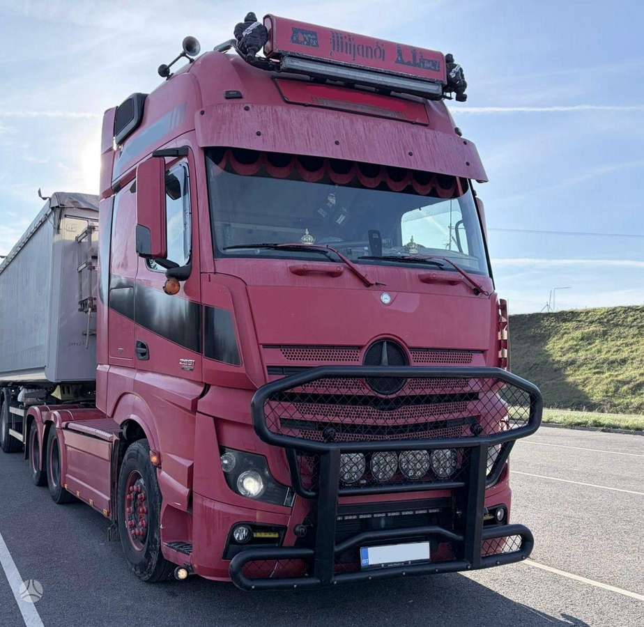 Mercedes-Benz Actros 2651 6x2, double sleeper