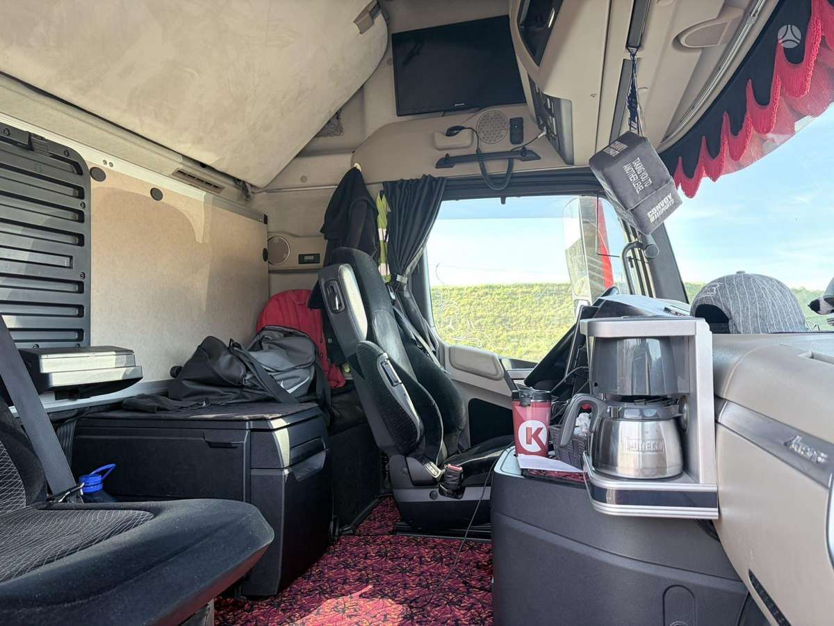 Mercedes-Benz Actros 2651 6x2, double sleeper