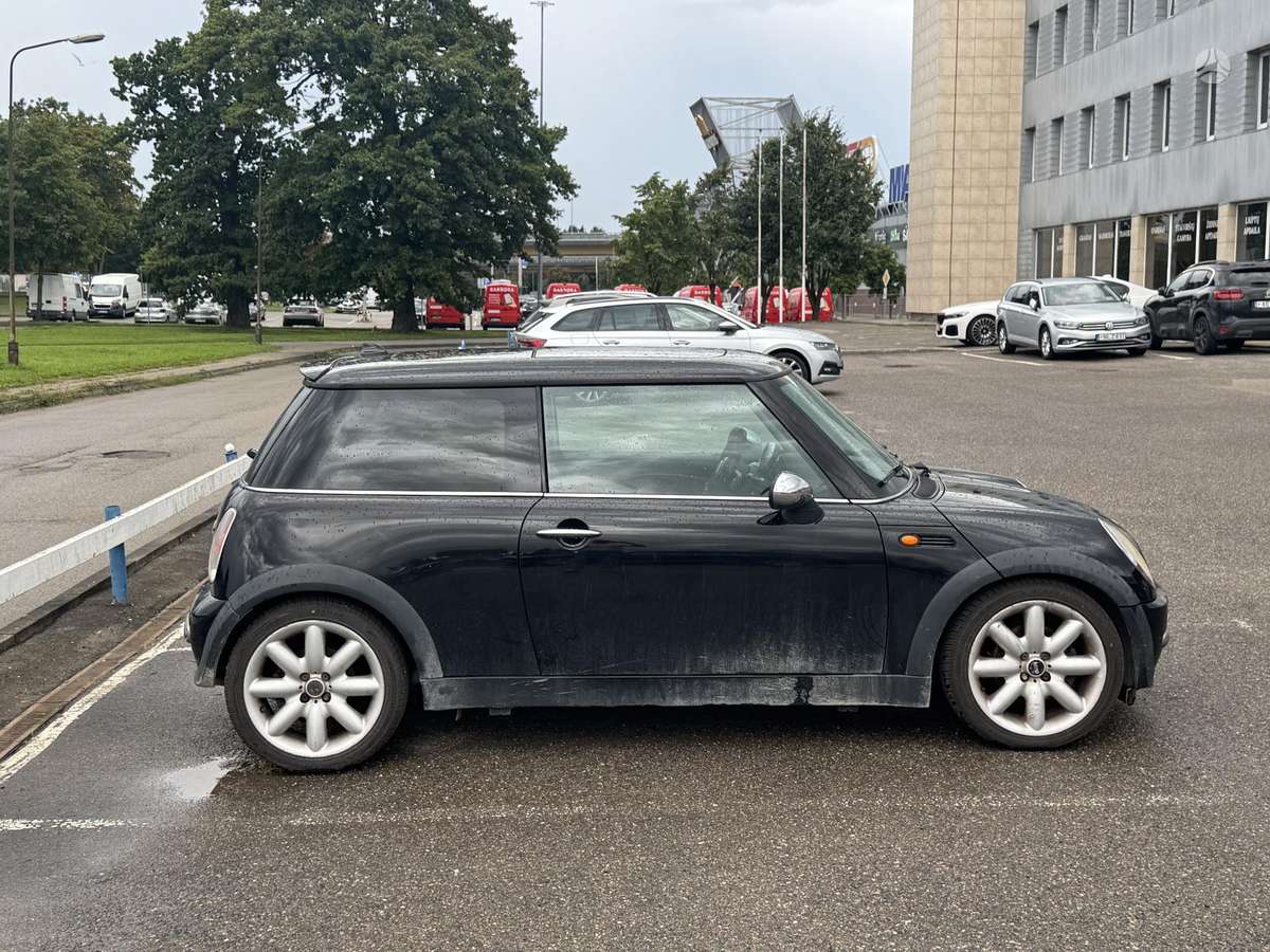 Mini Cooper, 1.6 l., hatchback