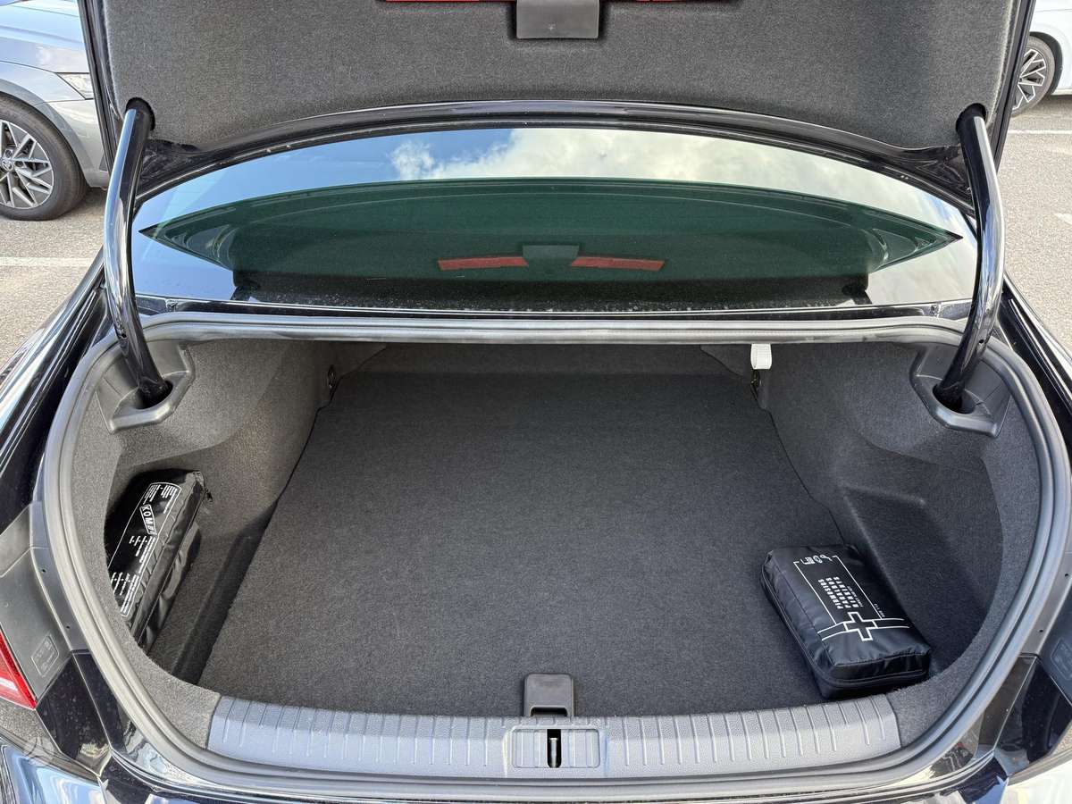Volkswagen Passat - 9