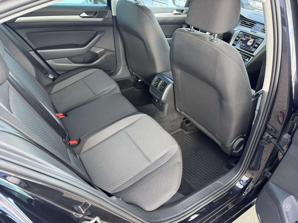 Volkswagen Passat - 10