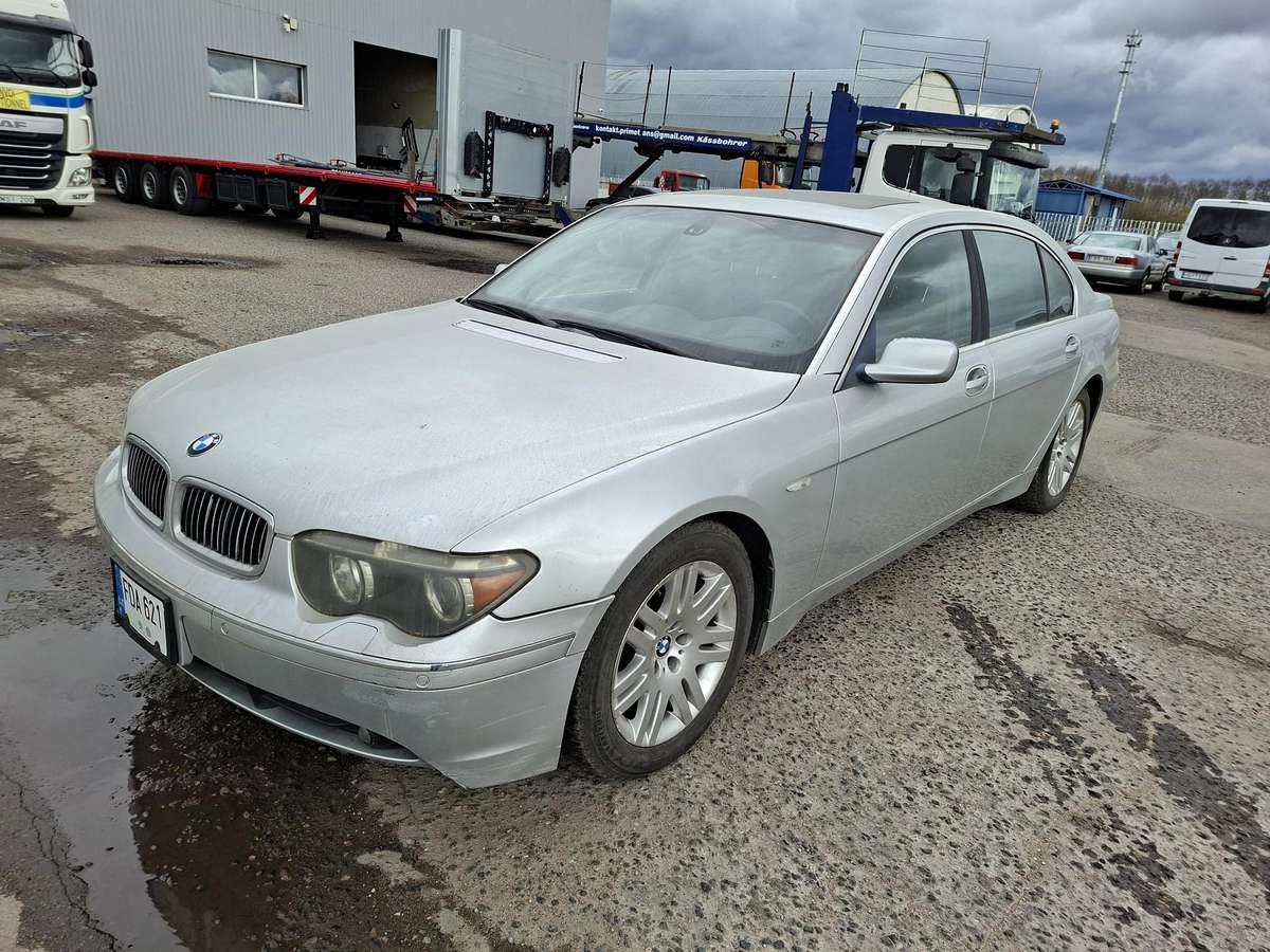 BMW 745, 4.4 l., Седан