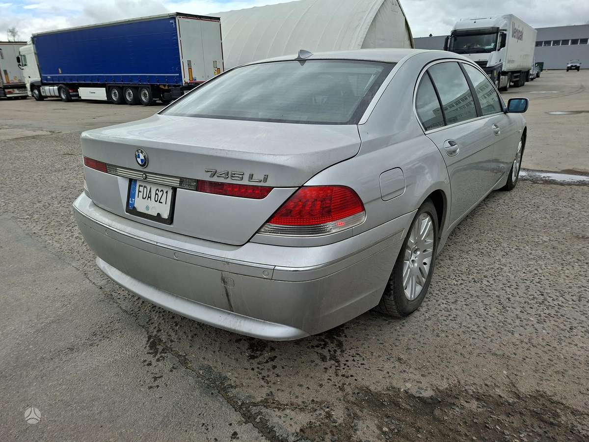 BMW 745, 4.4 l., Седан