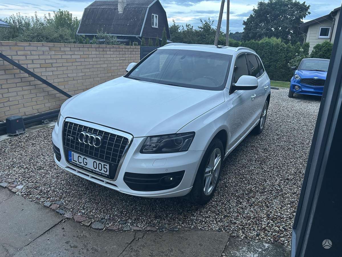 Audi Q5, 2.0 l., Минивэн