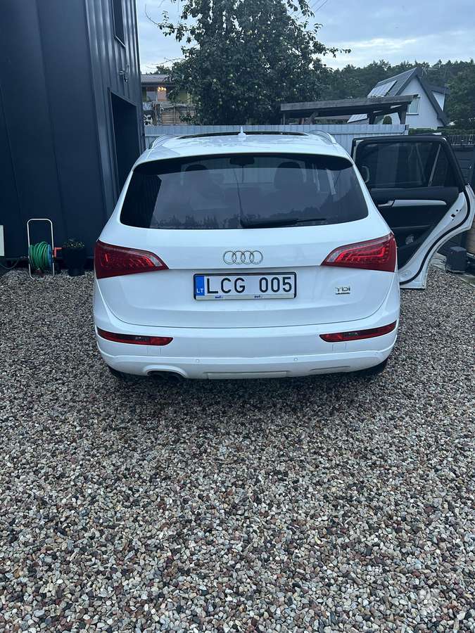 Audi Q5, 2.0 l., Минивэн