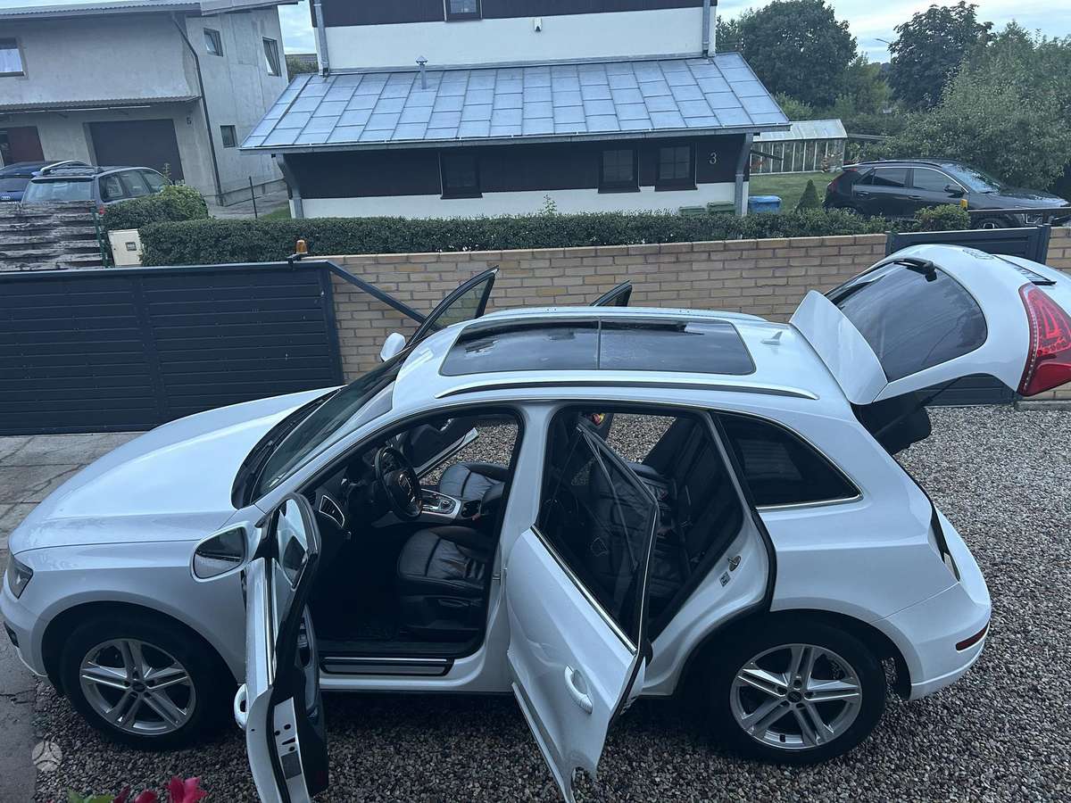 Audi Q5, 2.0 l., Минивэн