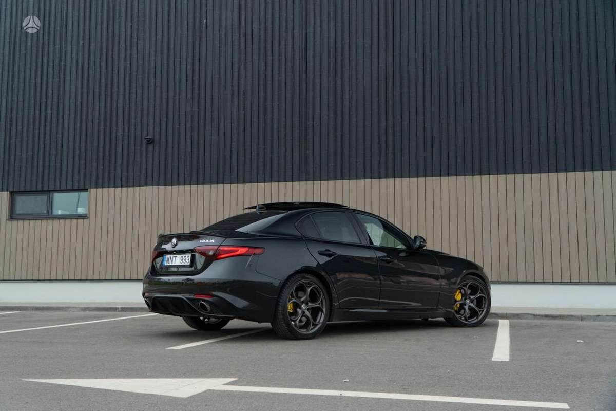 Alfa Romeo Giulia, 2.0 l., Седан