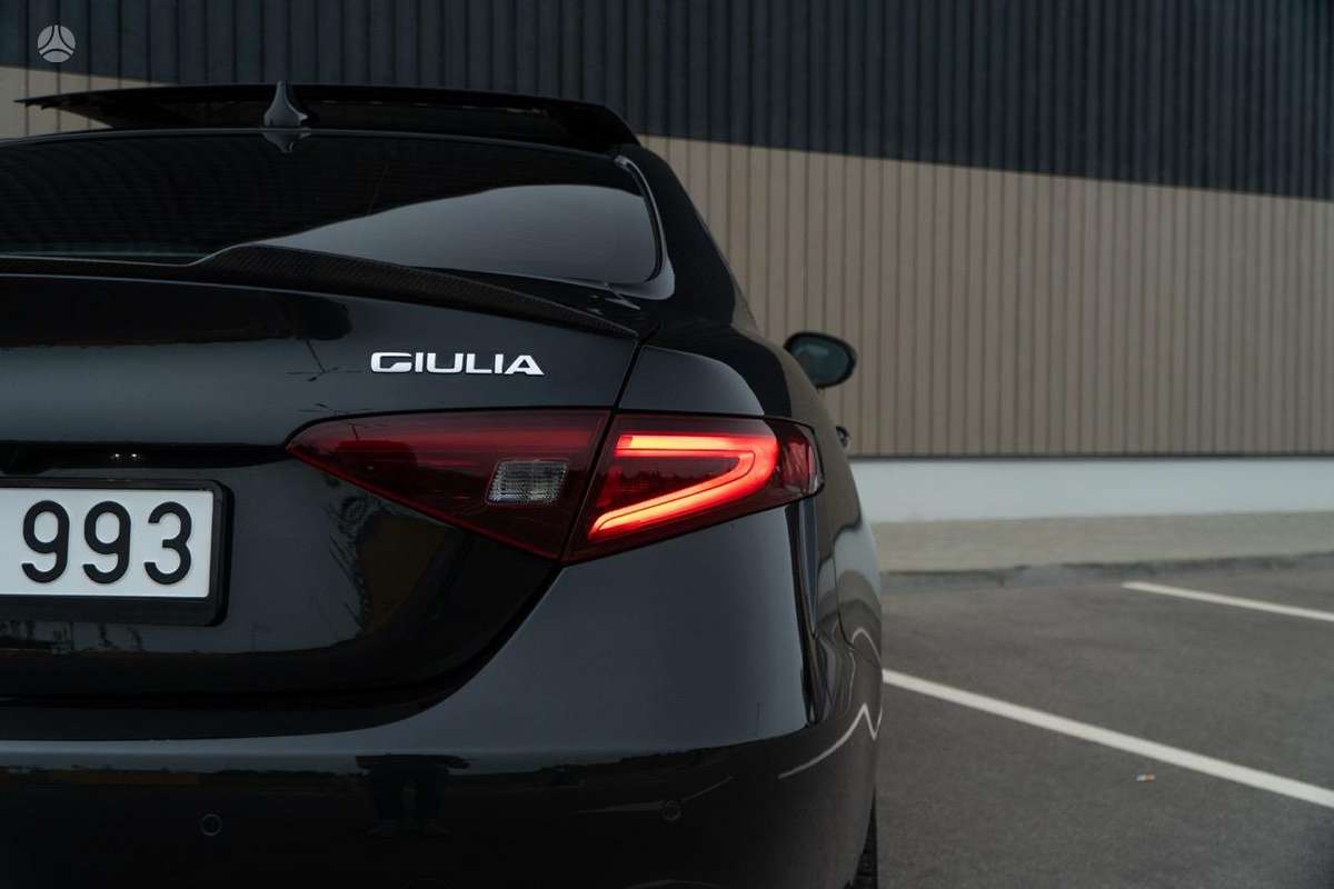 Alfa Romeo Giulia, 2.0 l., Седан