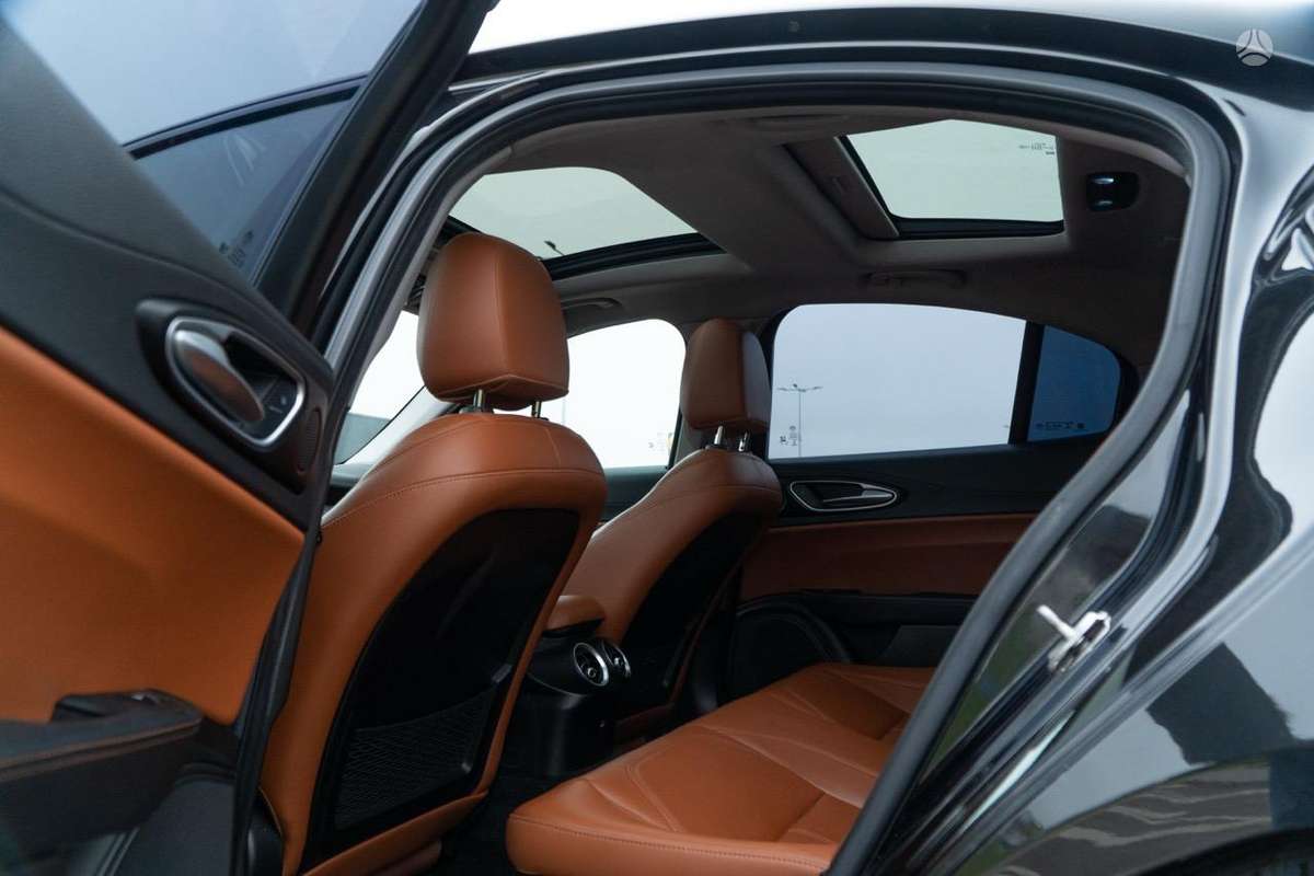 Alfa Romeo Giulia, 2.0 l., Седан