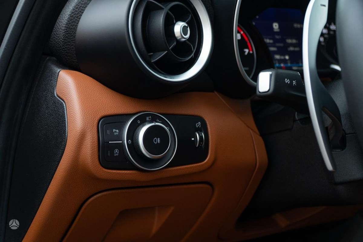 Alfa Romeo Giulia, 2.0 l., Седан