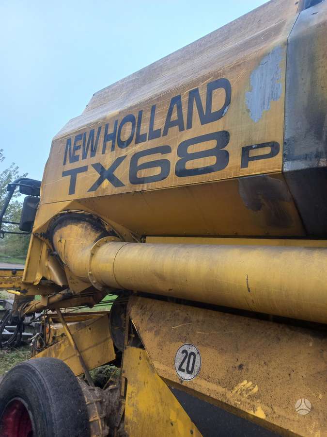 New Holland TX-68 PLIUS
