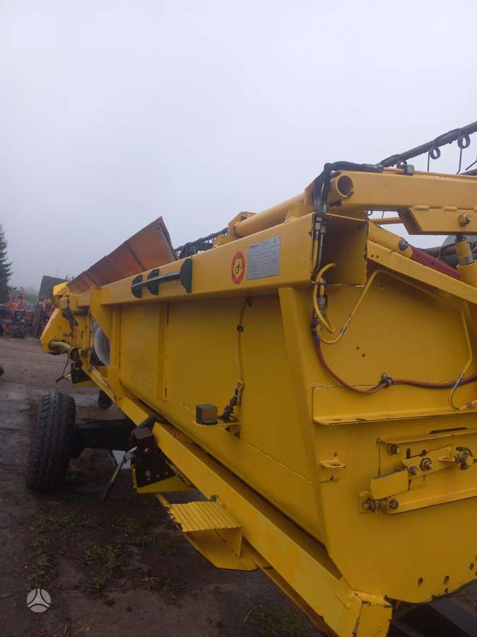 New Holland TX-68 PLIUS