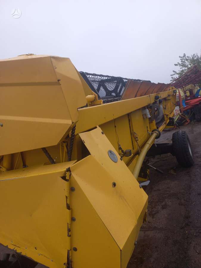 New Holland TX-68 PLIUS