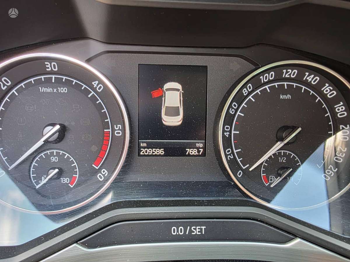 Škoda Superb - 12