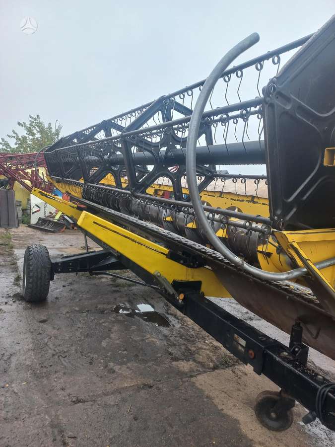 New Holland TX-68 PLIUS