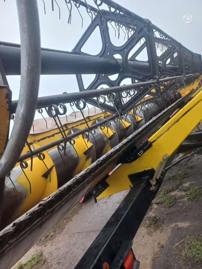 New Holland TX-68 PLIUS