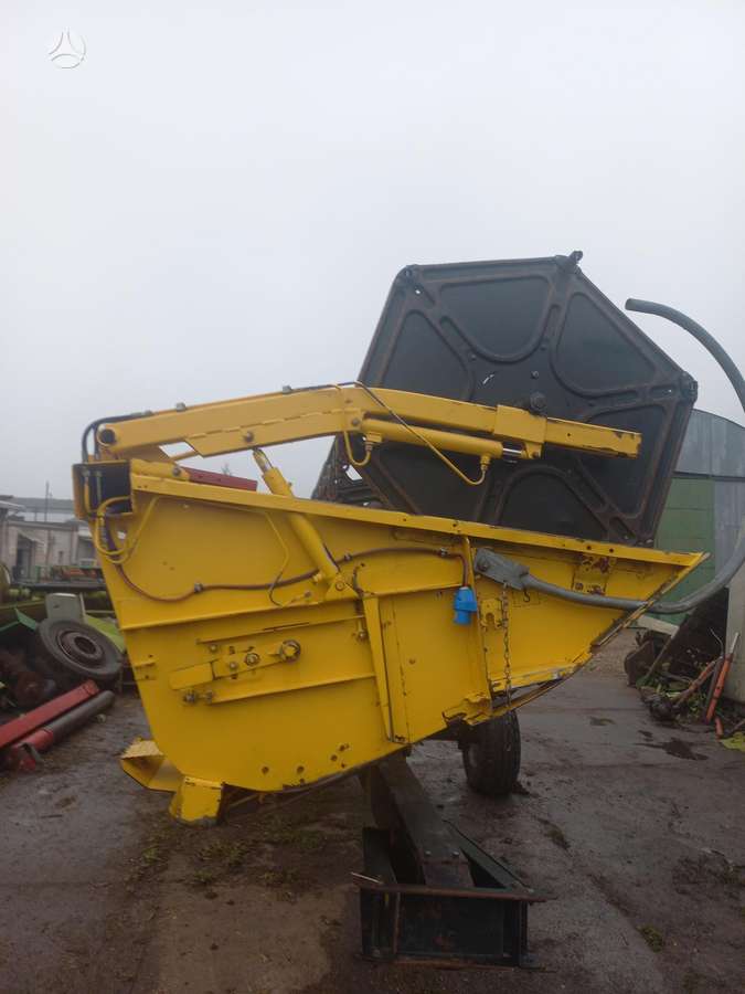 New Holland TX-68 PLIUS