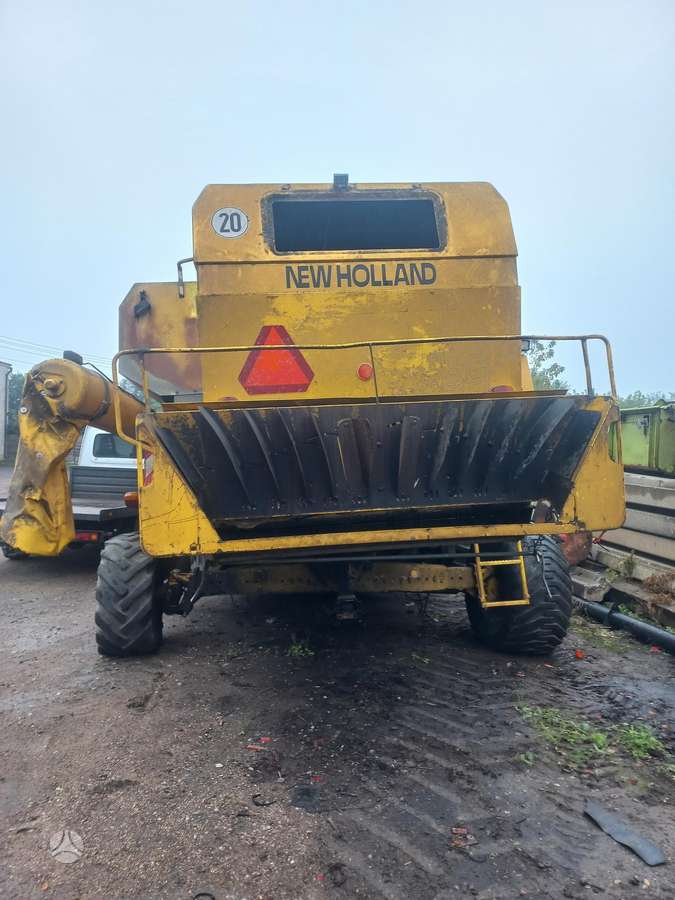 New Holland TX-68 PLIUS