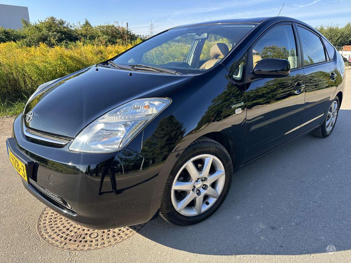 Toyota Prius - 1