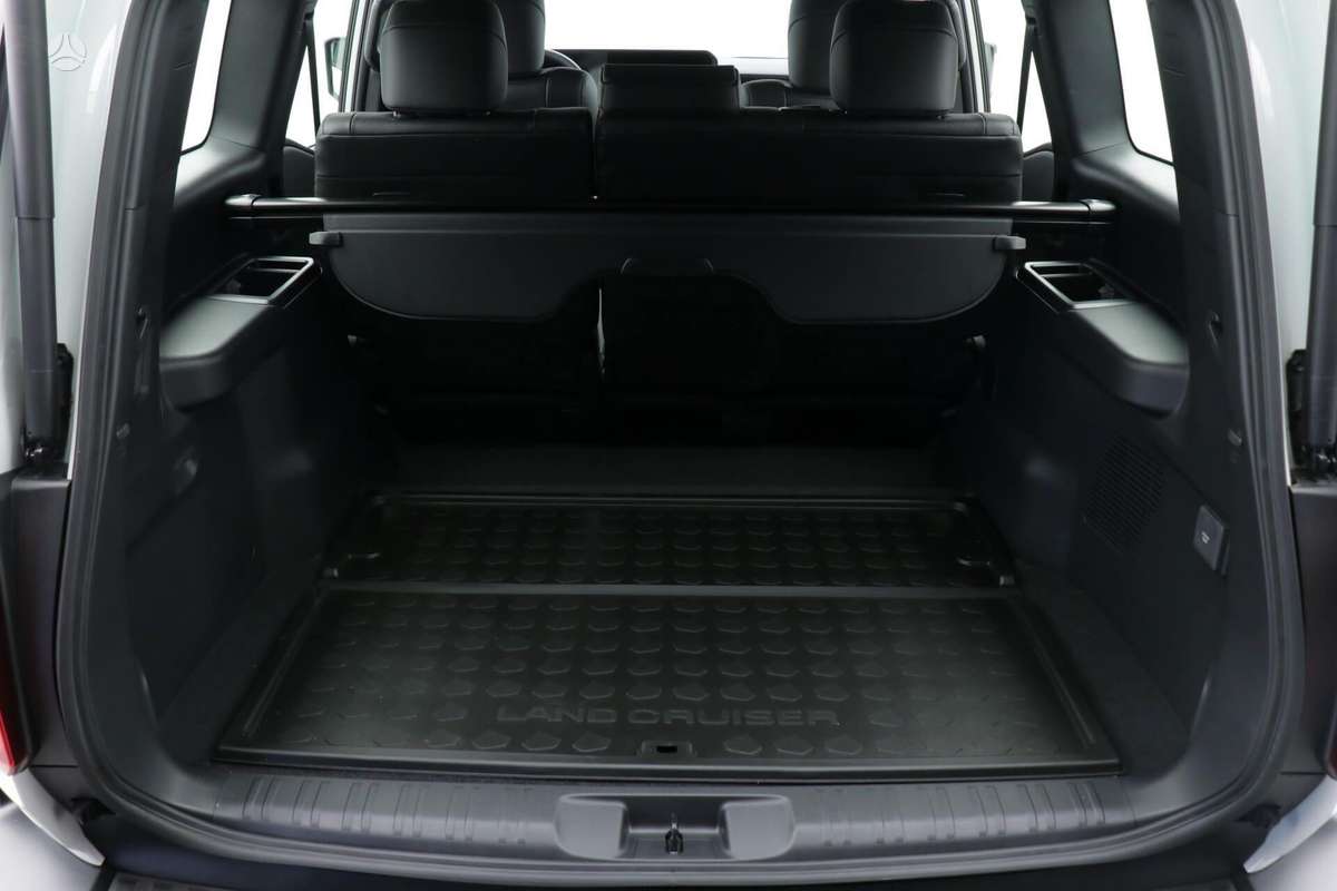 Toyota Land Cruiser - 11