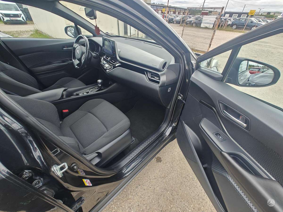 Toyota C-HR - 12
