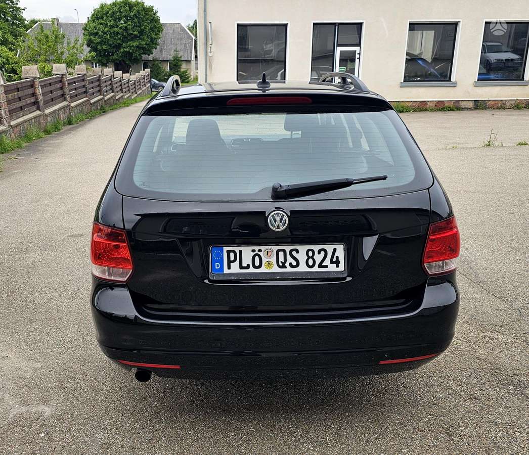 Volkswagen Golf - 6