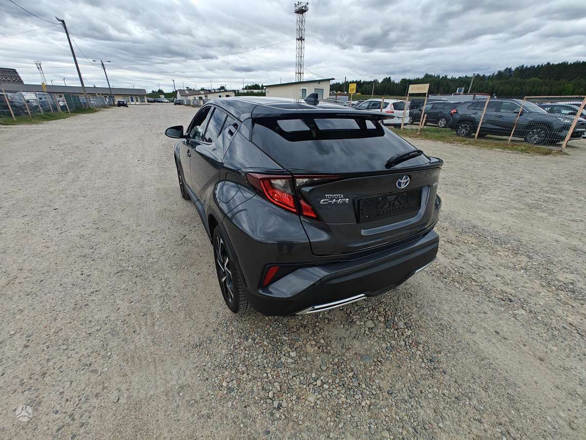 Toyota C-HR - 11
