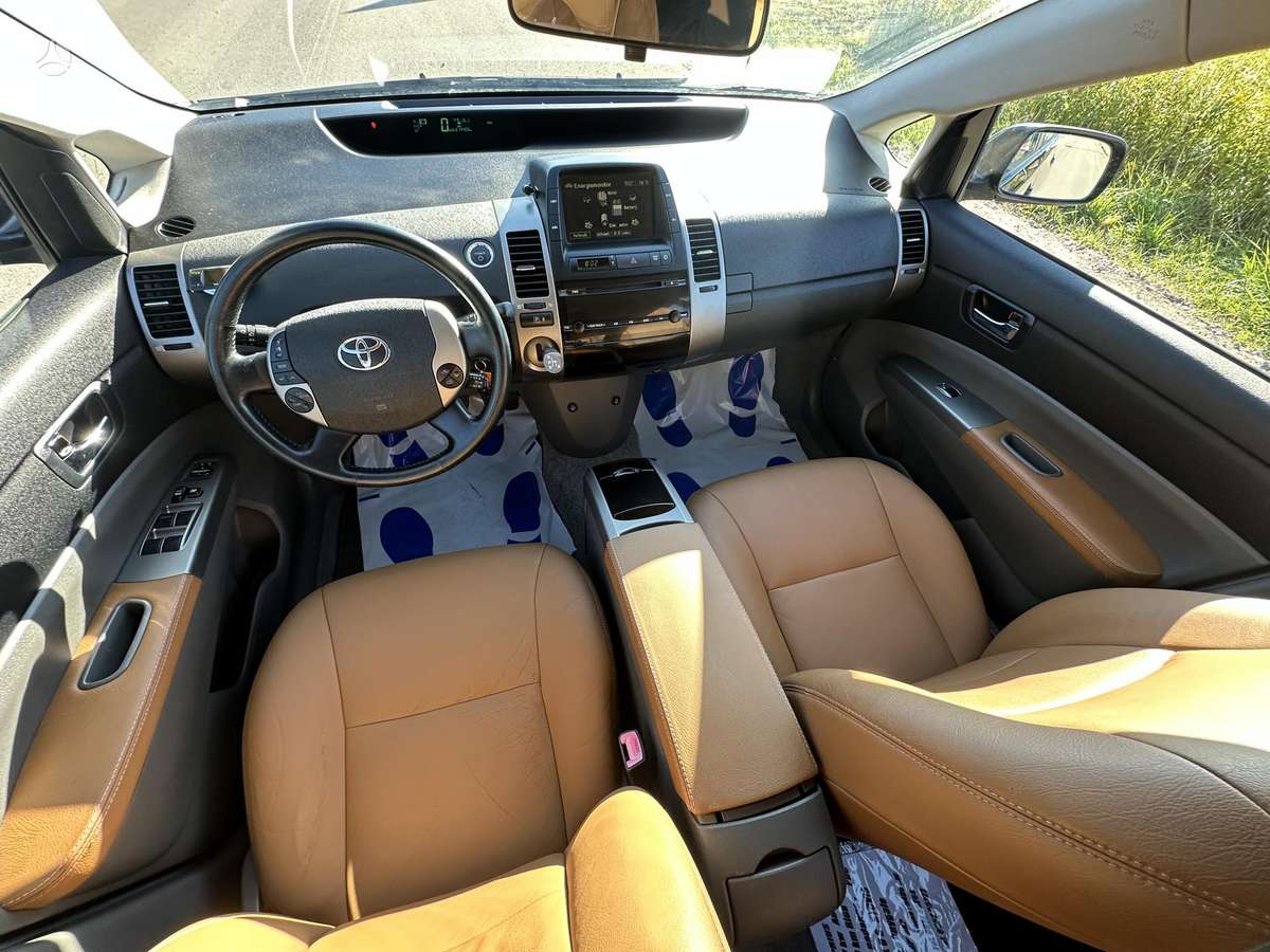 Toyota Prius - 5