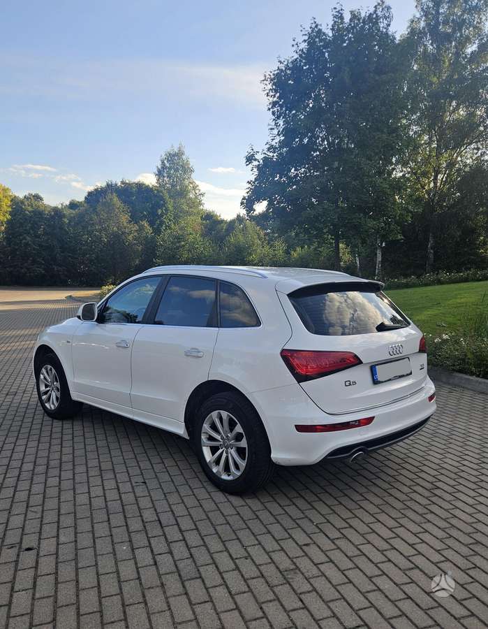 Audi Q5, 2.0 l., Внедорожник / Кроссовер