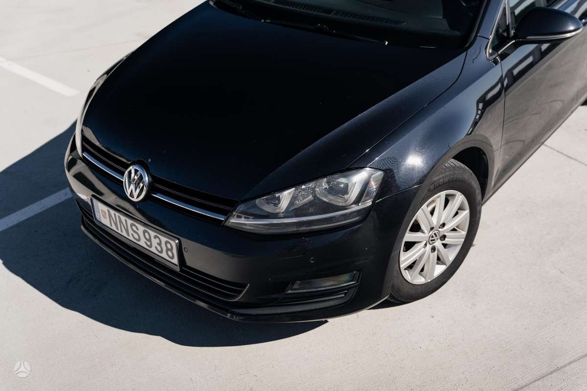Volkswagen Golf - 2