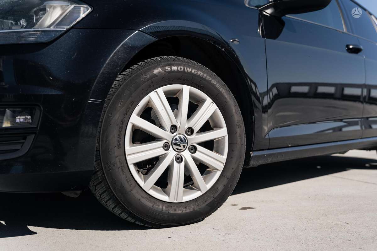 Volkswagen Golf - 3