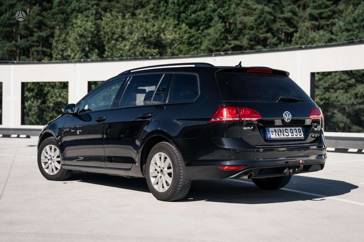 Volkswagen Golf - 8