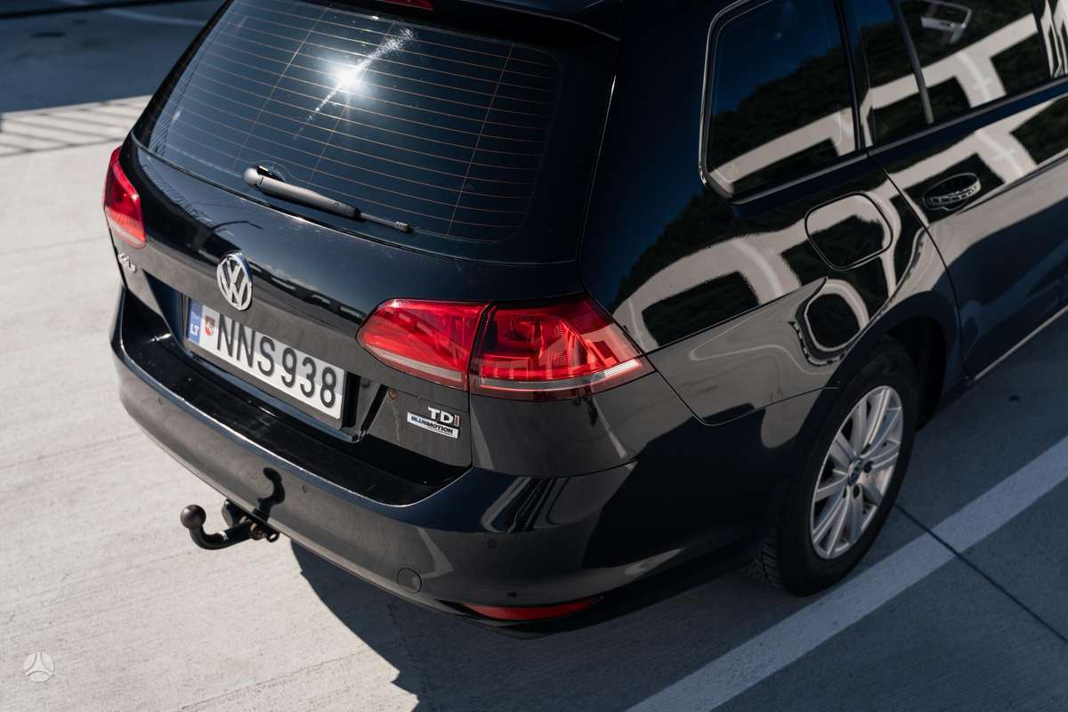 Volkswagen Golf - 10