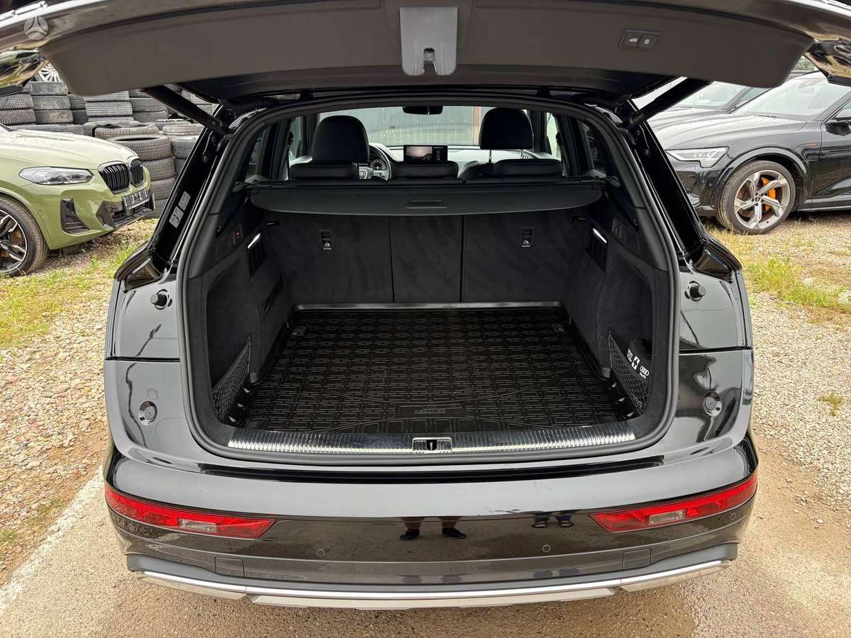 Audi Q5, 2.0 l., Внедорожник / Кроссовер